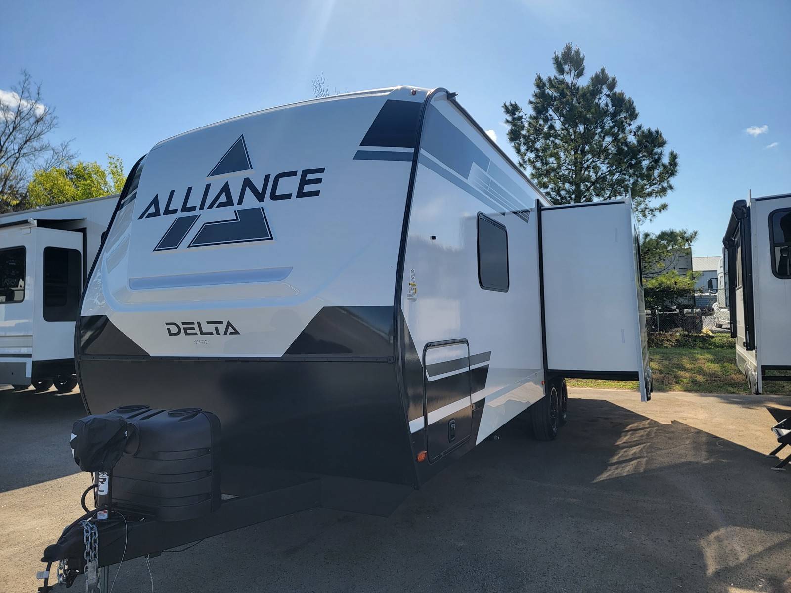 2026 Alliance RV 2026 Alliance RV Delta - thumbnail 3