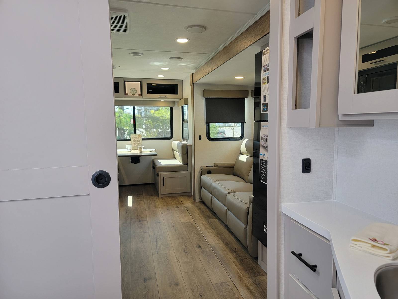 2026 Alliance RV 2026 Alliance RV Delta - thumbnail 10