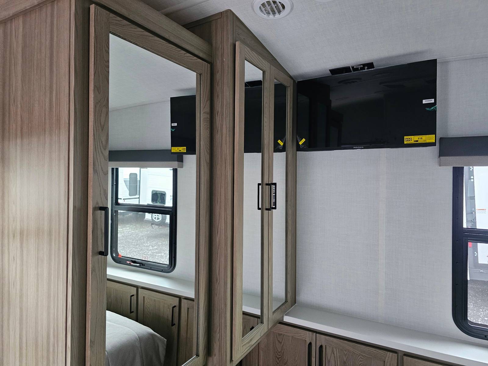 2026 Forest River 2026 Forest River Flagstaff Classic - thumbnail 31