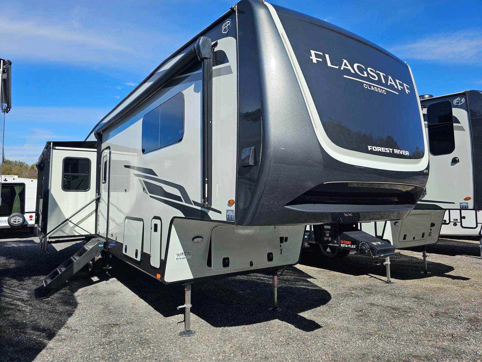 2026 Forest River 2026 Forest River Flagstaff Classic - thumbnail 1