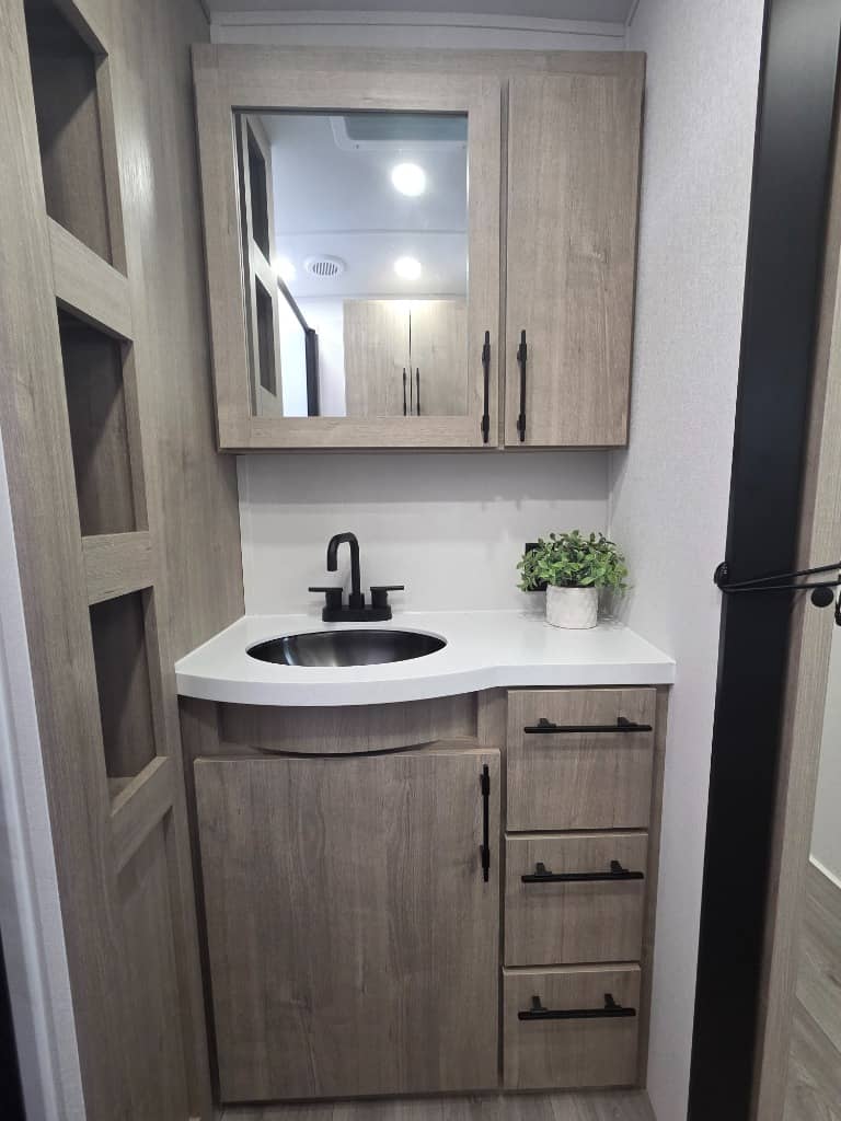 2026 Grand Design 2026 Grand Design Imagine - thumbnail 11