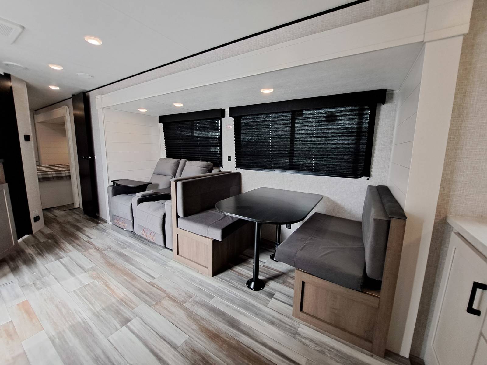 2025 Jayco 2025 Jayco Jay Flight SLX - thumbnail 8