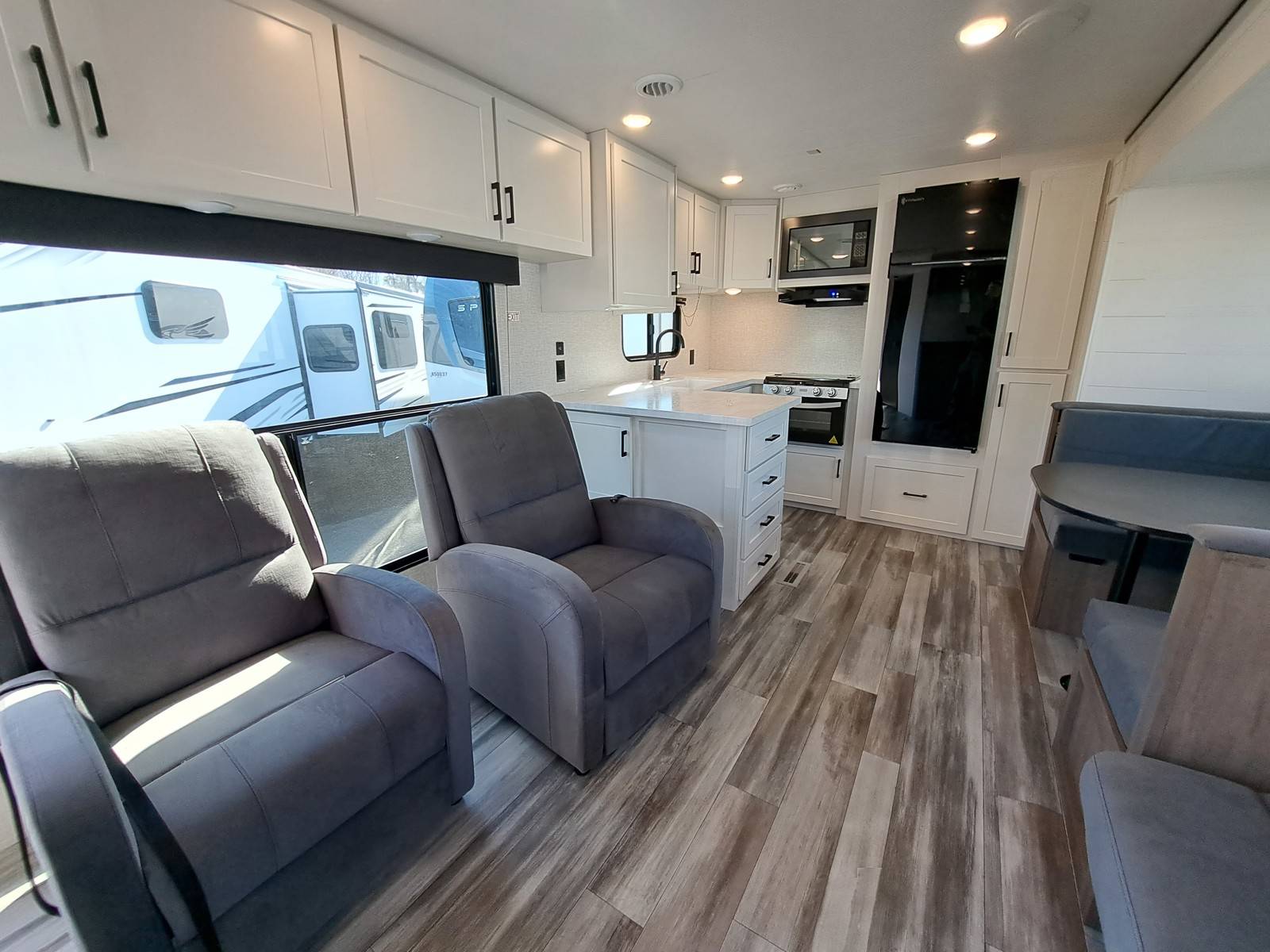 2025 Jayco 2025 Jayco Jay Flight SLX - thumbnail 8