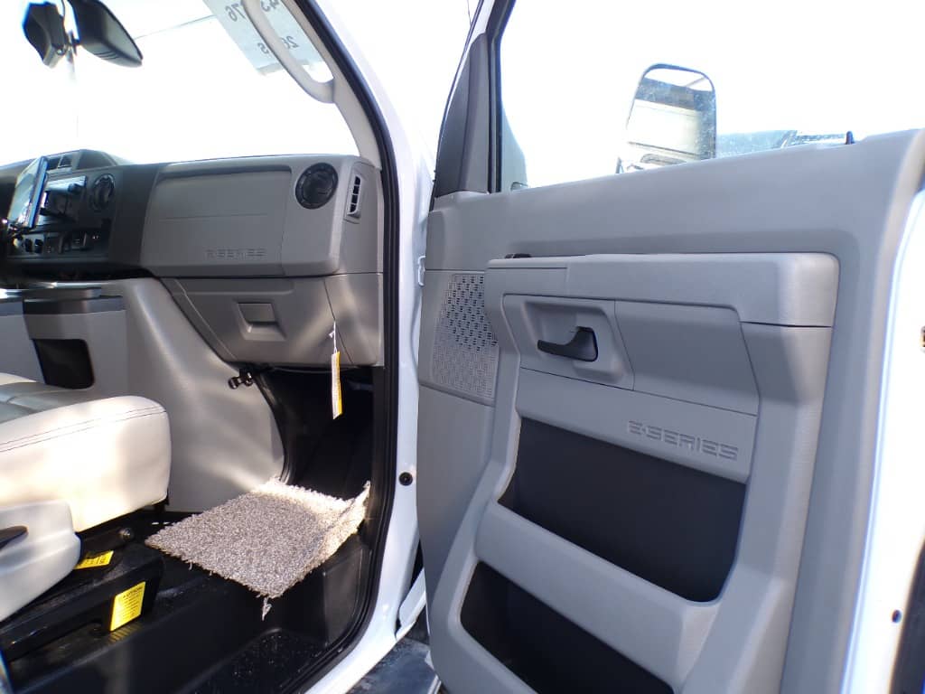 2026 Coachmen 2026 Coachmen Leprechaun - thumbnail 14