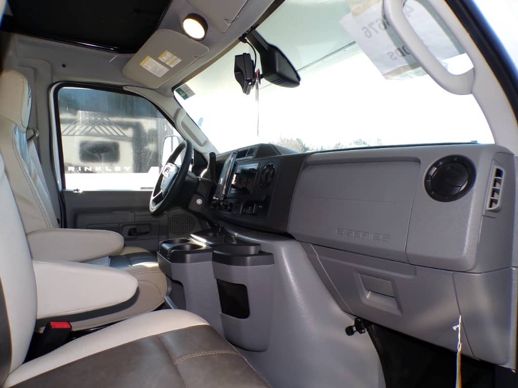 2026 Coachmen 2026 Coachmen Leprechaun - thumbnail 15