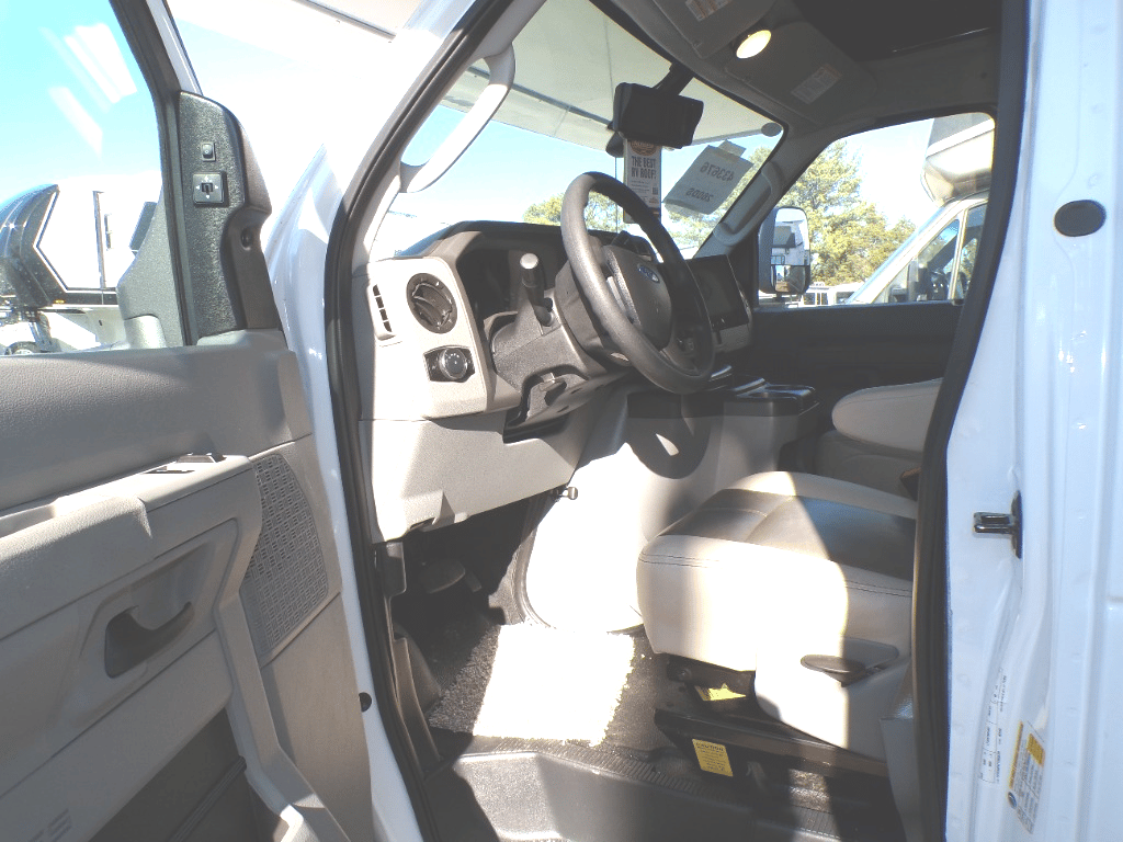 2026 Coachmen 2026 Coachmen Leprechaun - thumbnail 17