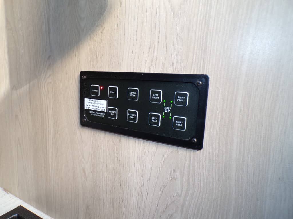 2026 Coachmen 2026 Coachmen Leprechaun - thumbnail 22