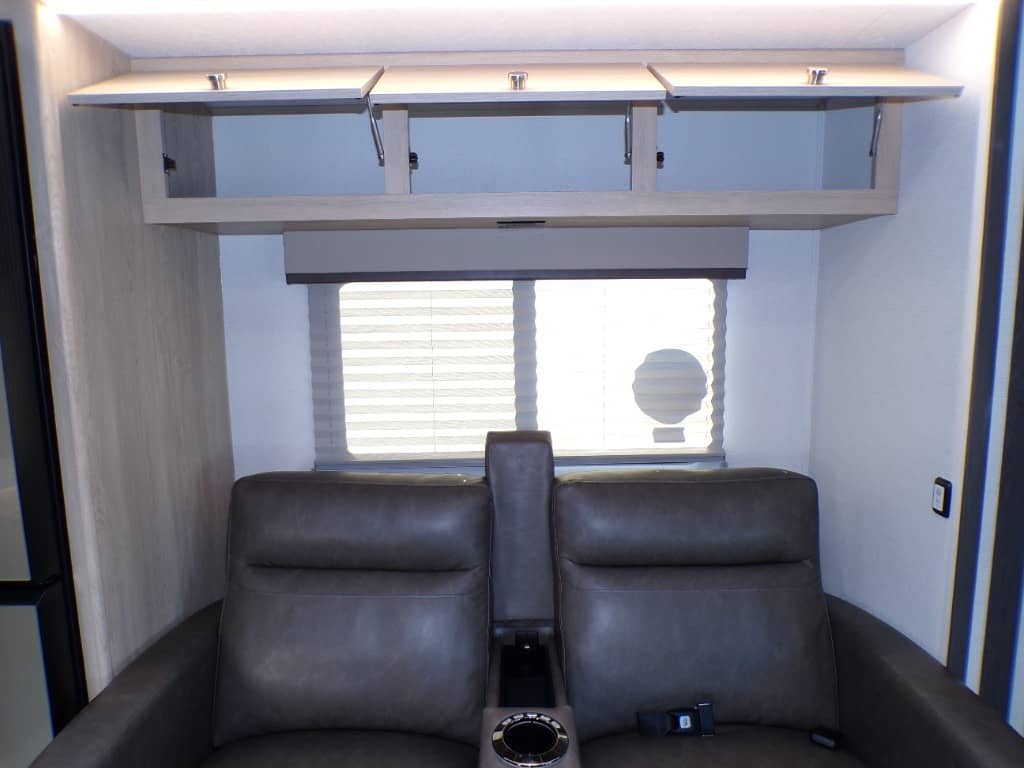 2026 Coachmen 2026 Coachmen Leprechaun - thumbnail 26