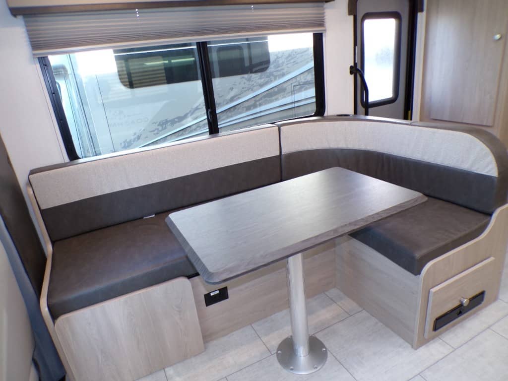 2026 Coachmen 2026 Coachmen Leprechaun - thumbnail 29