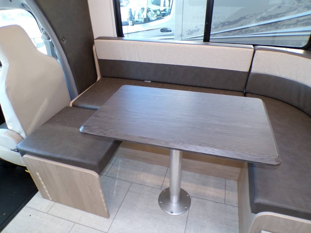 2026 Coachmen 2026 Coachmen Leprechaun - thumbnail 33