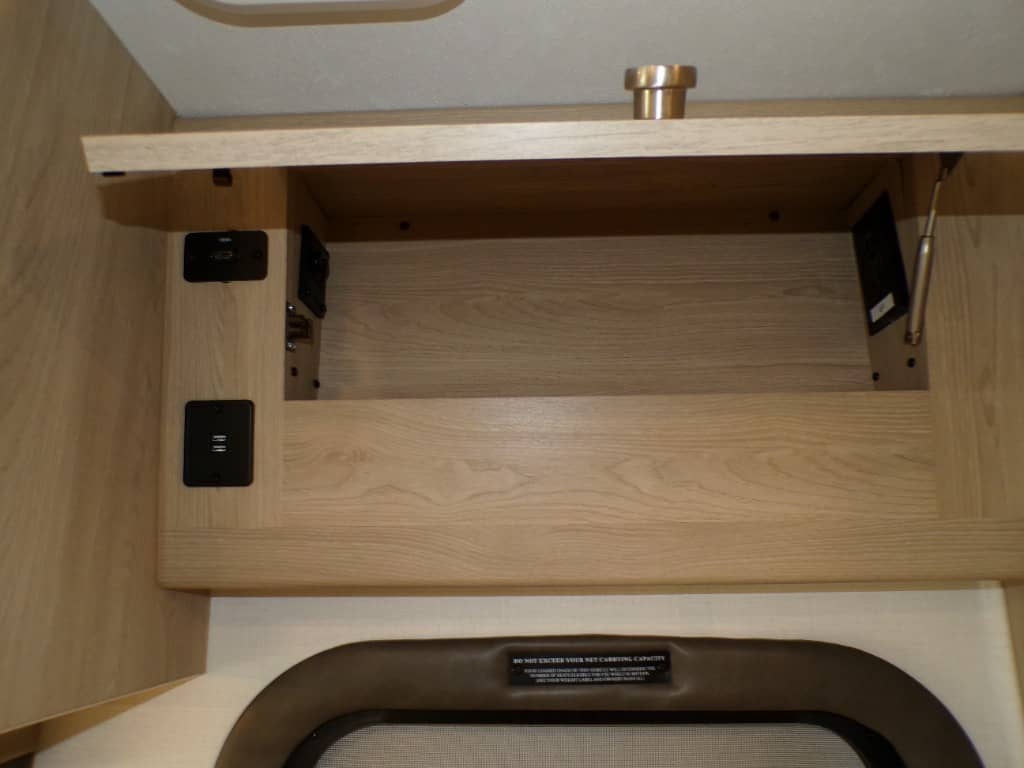 2026 Coachmen 2026 Coachmen Leprechaun - thumbnail 34