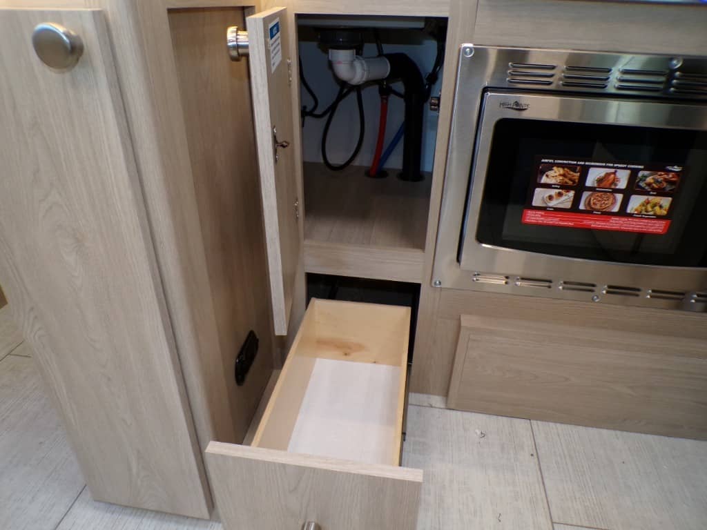 2026 Coachmen 2026 Coachmen Leprechaun - thumbnail 38