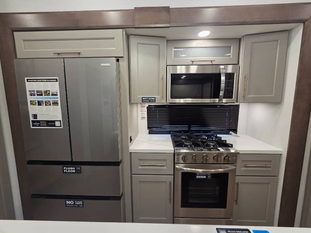 2026 Alliance RV 2026 Alliance RV Paradigm - thumbnail 9