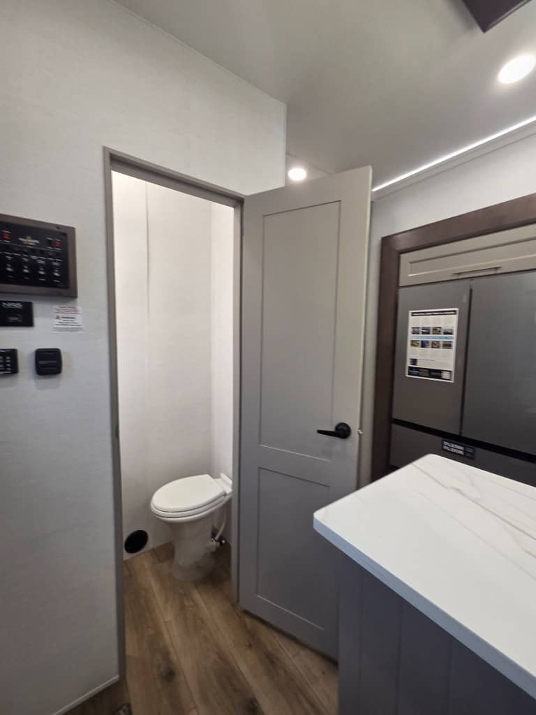 2026 Alliance RV 2026 Alliance RV Paradigm - thumbnail 17