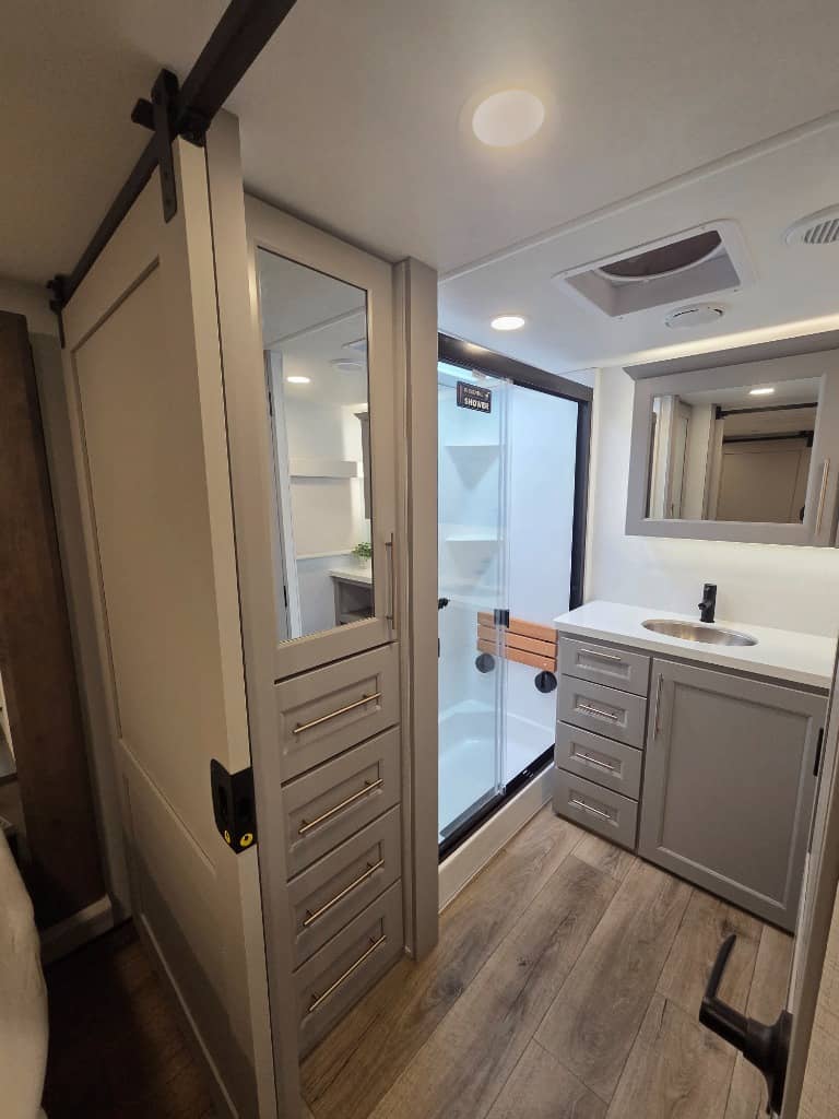 2026 Alliance RV 2026 Alliance RV Paradigm - thumbnail 24