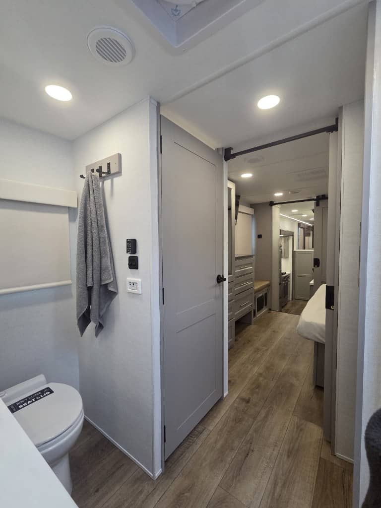 2026 Alliance RV 2026 Alliance RV Paradigm - thumbnail 28