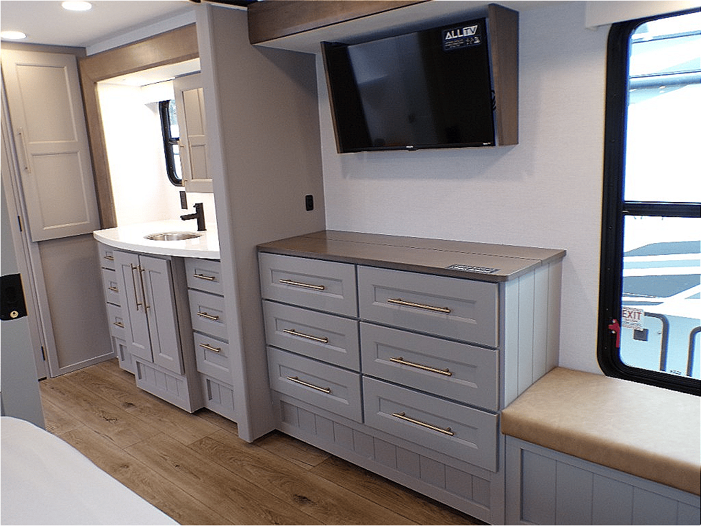 2026 Alliance RV 2026 Alliance RV Paradigm - thumbnail 52