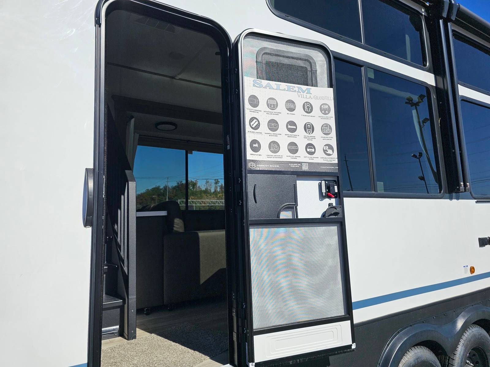 2025 Forest River 2025 Forest River Salem Grand Villa Destination Trailer - thumbnail 9