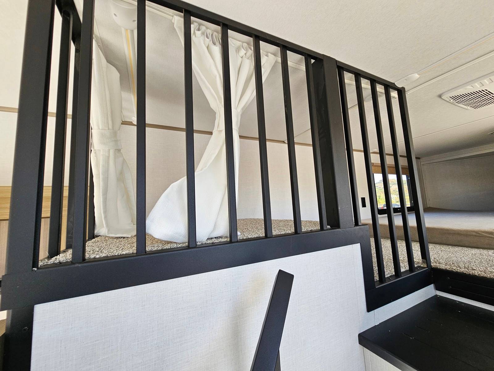 2025 Forest River 2025 Forest River Salem Grand Villa Destination Trailer - thumbnail 26