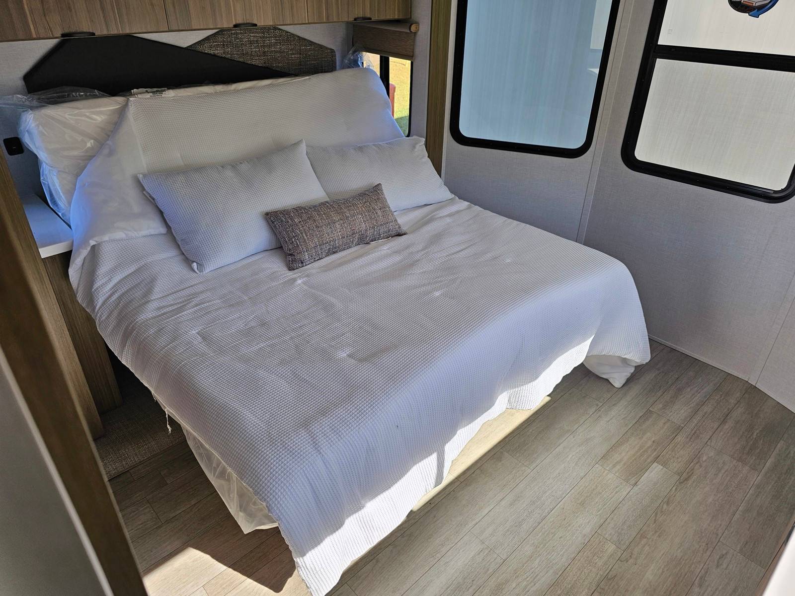 2025 Forest River 2025 Forest River Salem Grand Villa Destination Trailer - thumbnail 27