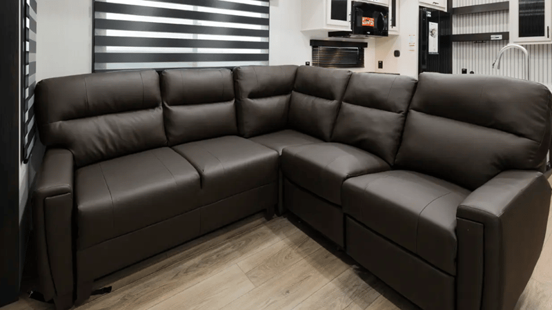 2026 Forest River 2026 Forest River Sabre - thumbnail 4