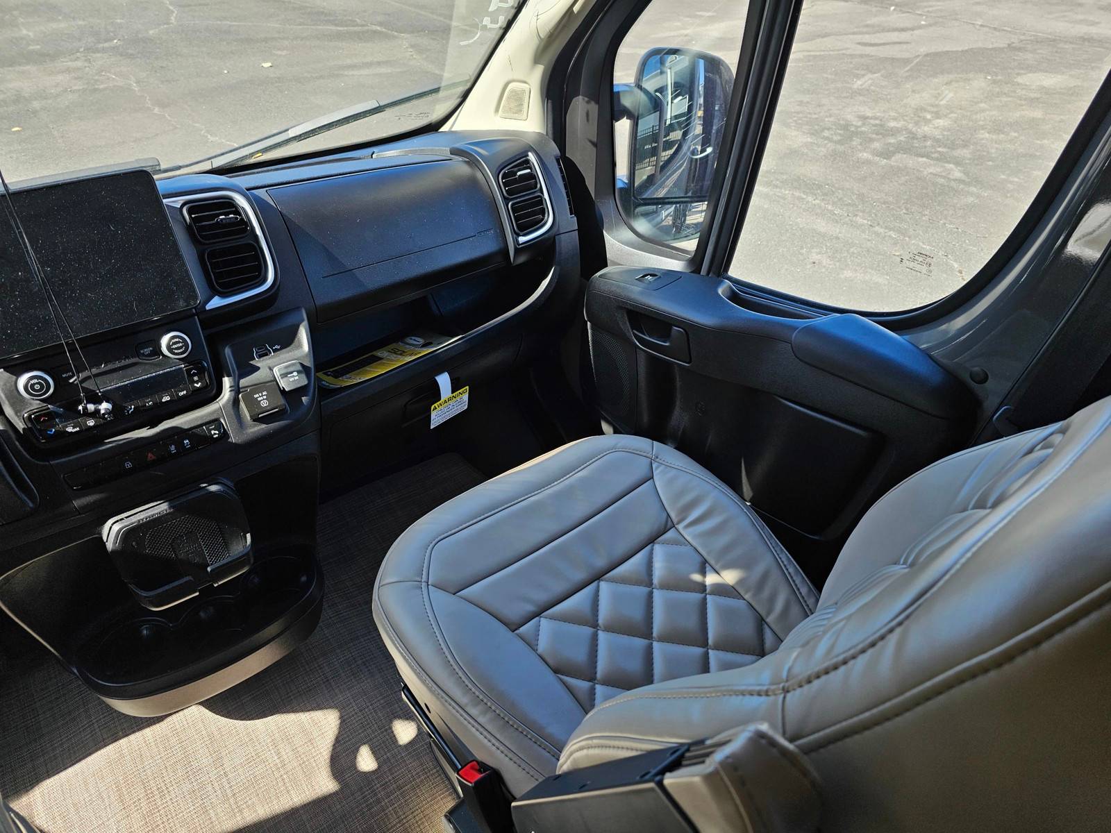 2026 Thor Motor Coach 2026 Thor Motor Coach Sequence - thumbnail 8