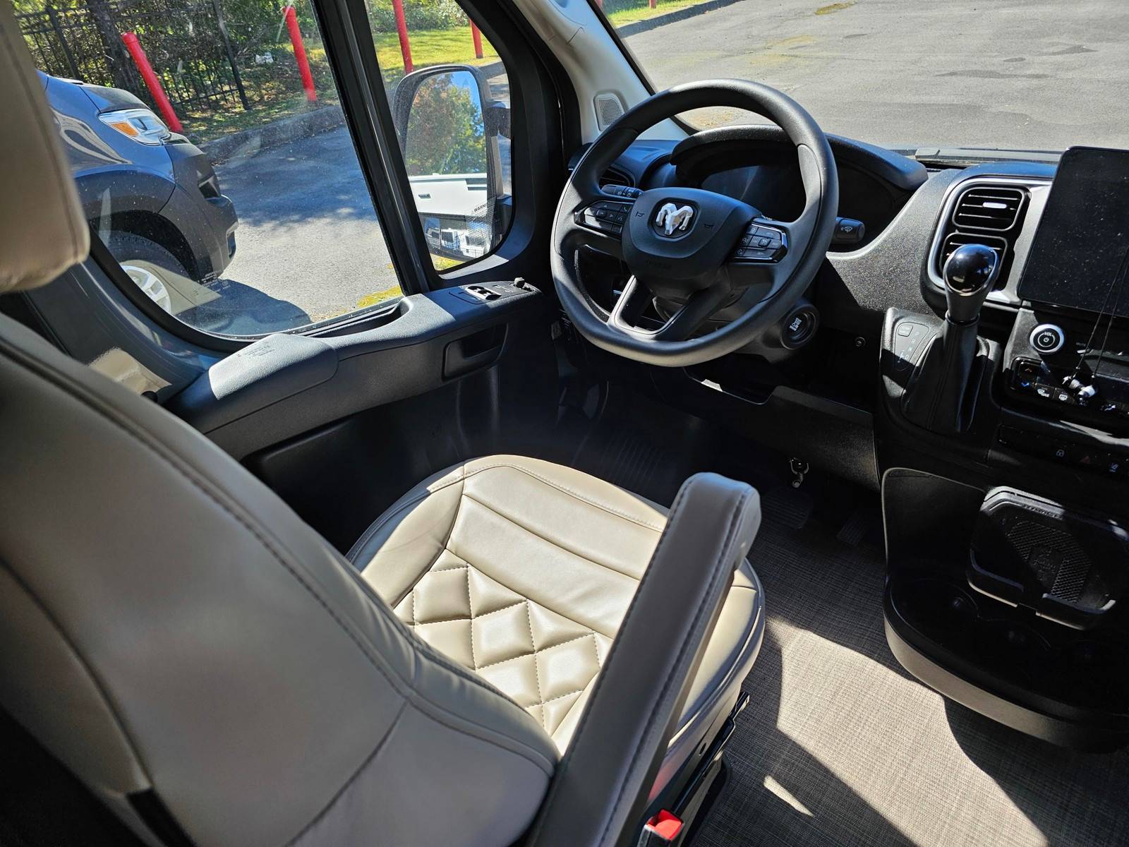 2025 Thor Motor Coach 2025 Thor Motor Coach Sequence - thumbnail 10