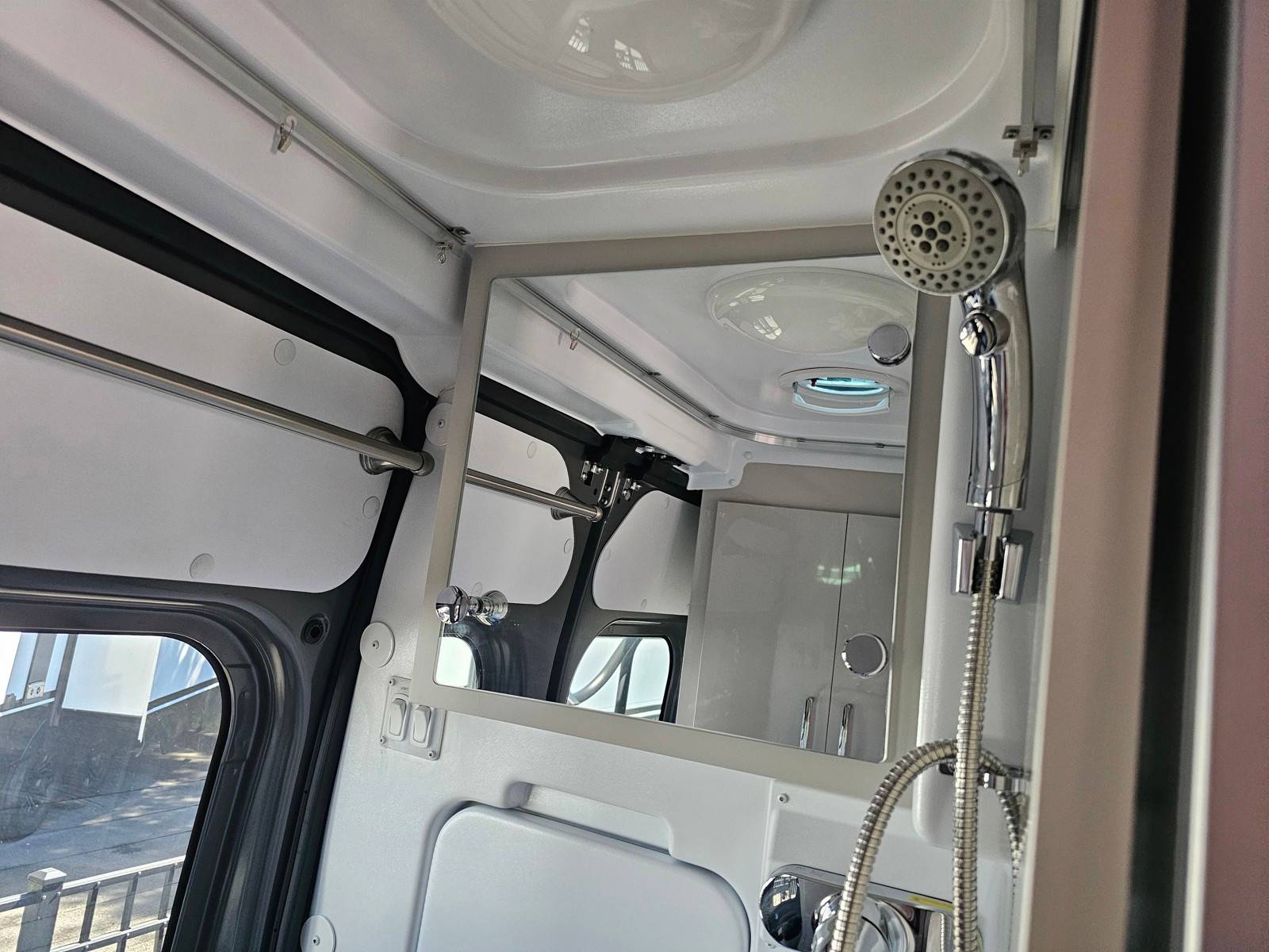 2025 Thor Motor Coach 2025 Thor Motor Coach Sequence - thumbnail 25