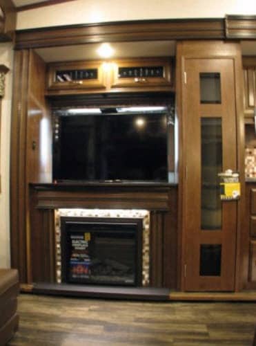 2017 Jayco 2017 Jayco Pinnacle - thumbnail 4