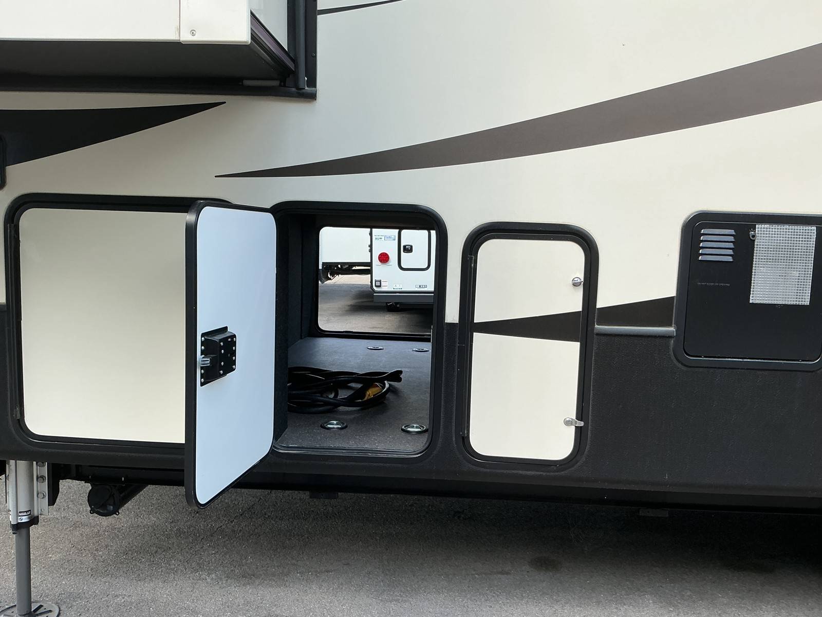 2020 Keystone RV 2020 Keystone RV Alpine - thumbnail 12