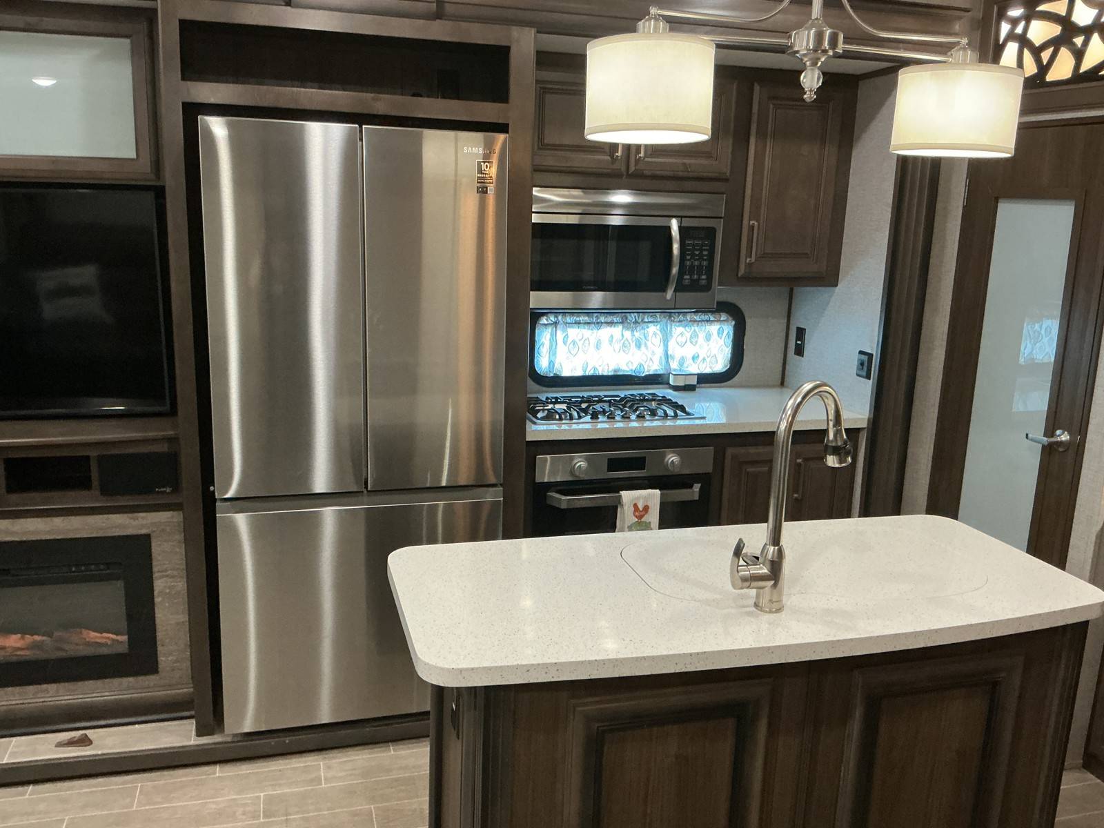 2020 Keystone RV 2020 Keystone RV Alpine - thumbnail 17