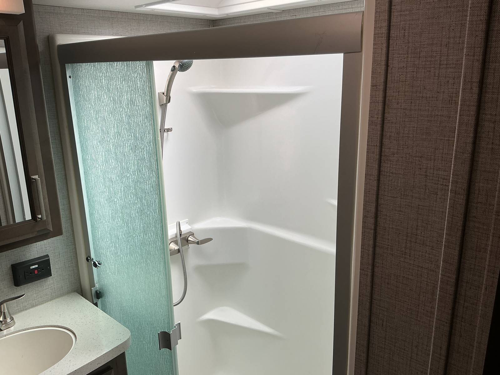 2020 Keystone RV 2020 Keystone RV Alpine - thumbnail 31