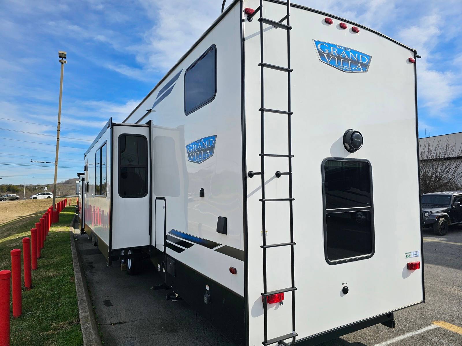 2023 Forest River 2023 Forest River Salem Grand Villa - thumbnail 4