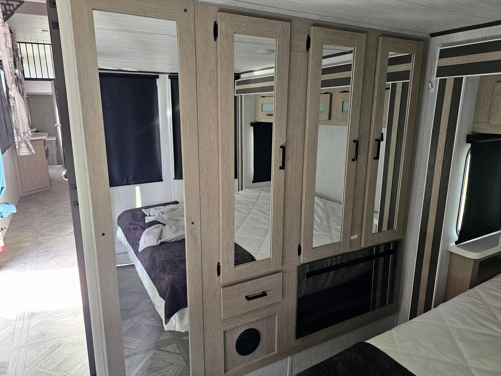 2023 Forest River 2023 Forest River Salem Grand Villa - thumbnail 35