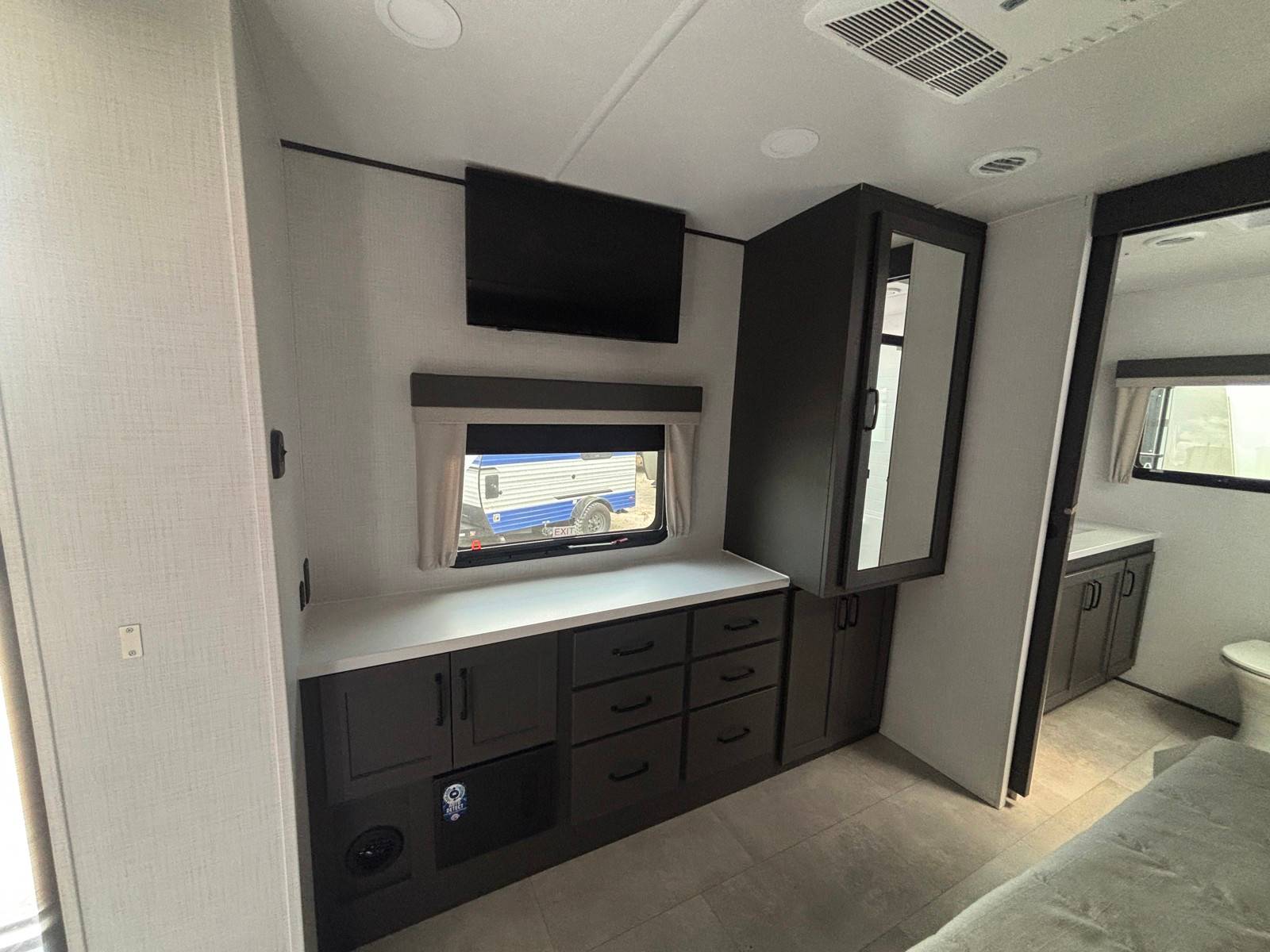 2025 Forest River 2025 Forest River Flagstaff Classic - thumbnail 8