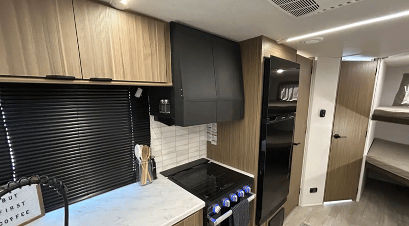 2025 Forest River 2025 Forest River Salem FSX - thumbnail 4