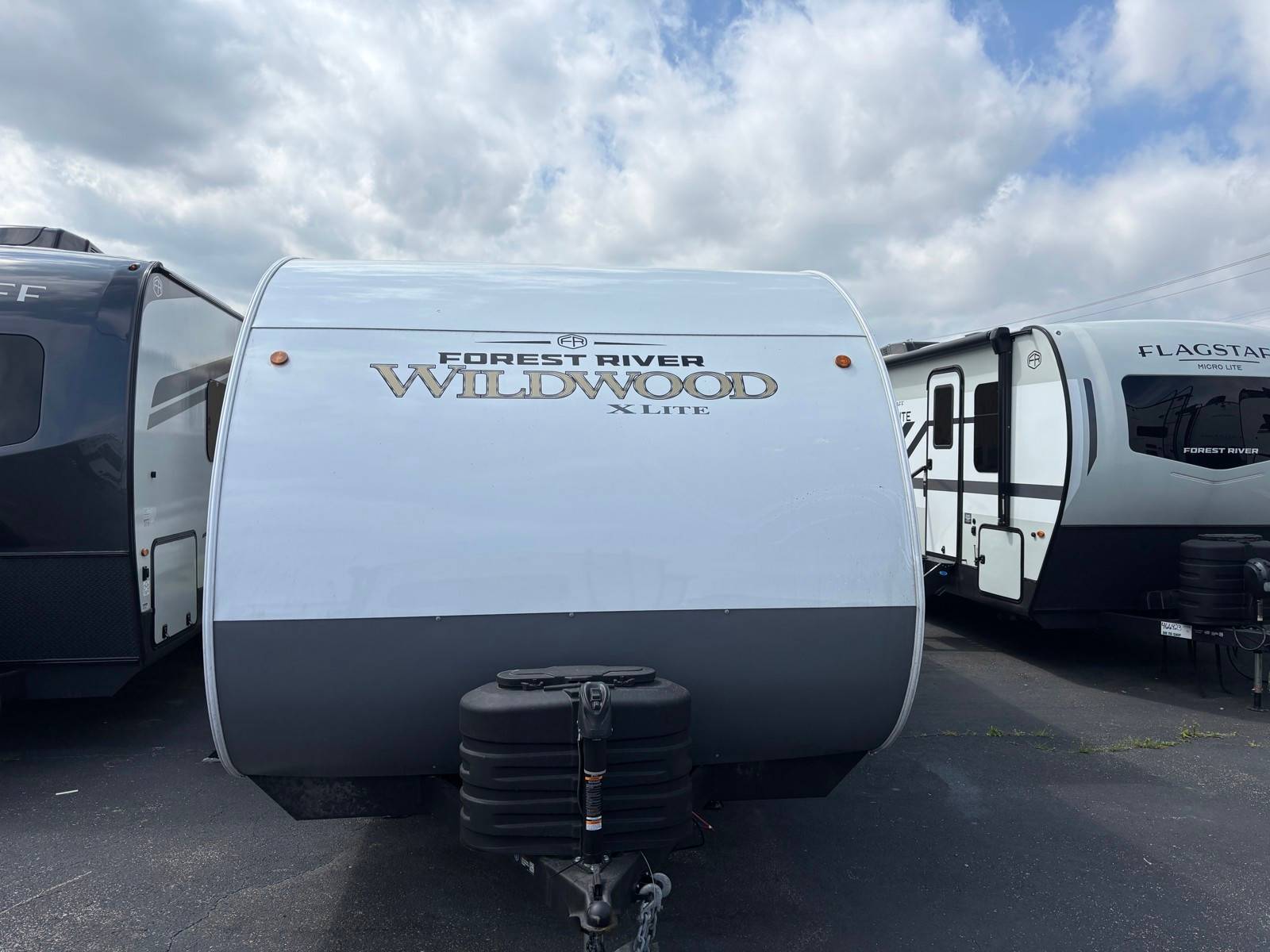 2026 Forest River 2026 Forest River Wildwood X-Lite - thumbnail 3