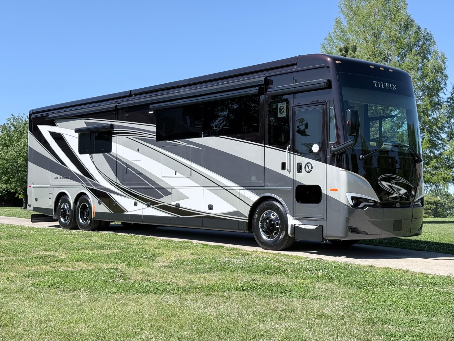 2026 Tiffin 2026 Tiffin Allegro Bus - thumbnail 3
