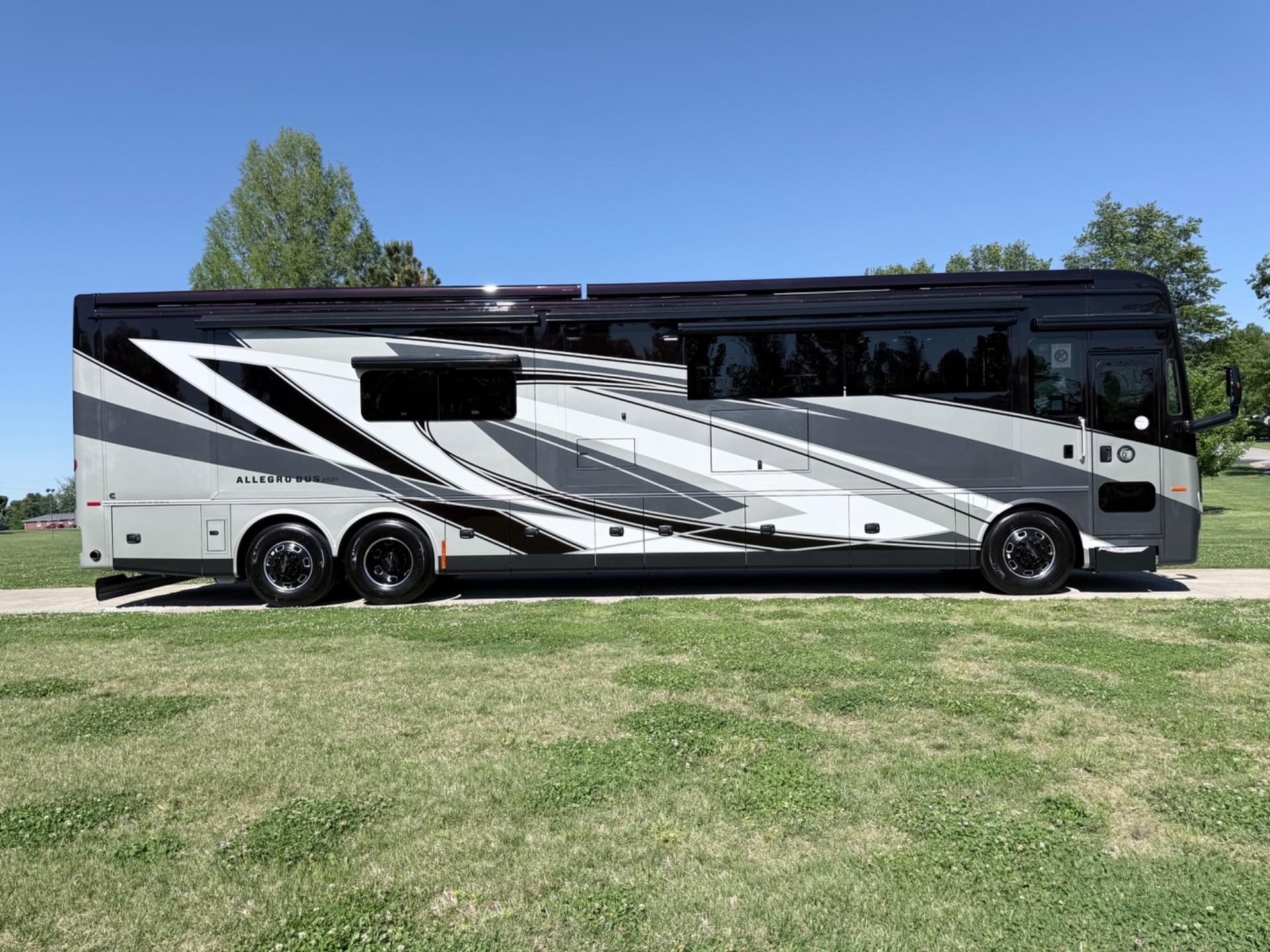 2026 Tiffin 2026 Tiffin Allegro Bus - thumbnail 6