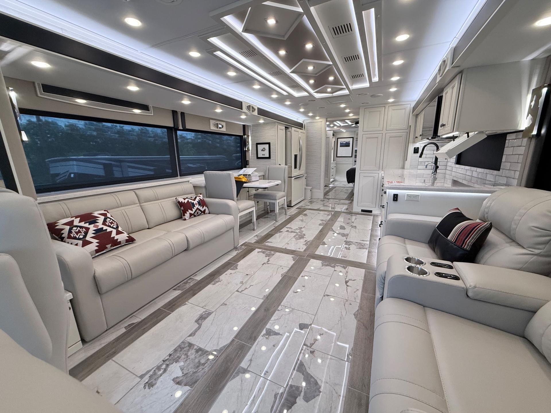 2026 TIFFIN MOTORHOMES 2026 TIFFIN MOTORHOMES Allegro Bus - thumbnail 14