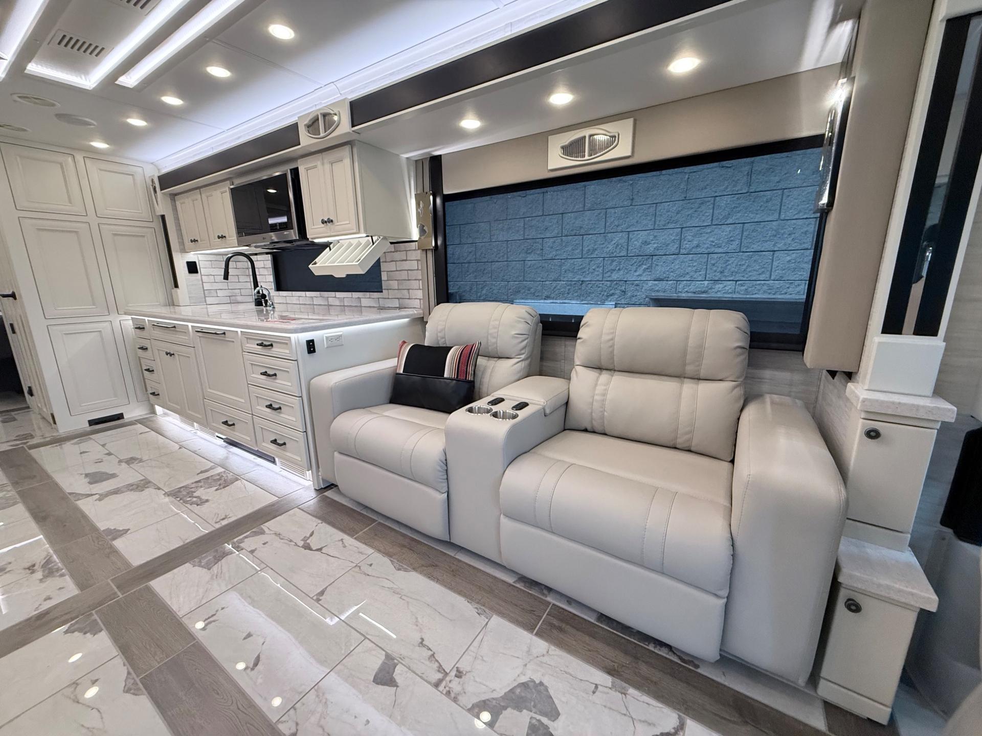 2026 TIFFIN MOTORHOMES 2026 TIFFIN MOTORHOMES Allegro Bus - thumbnail 16