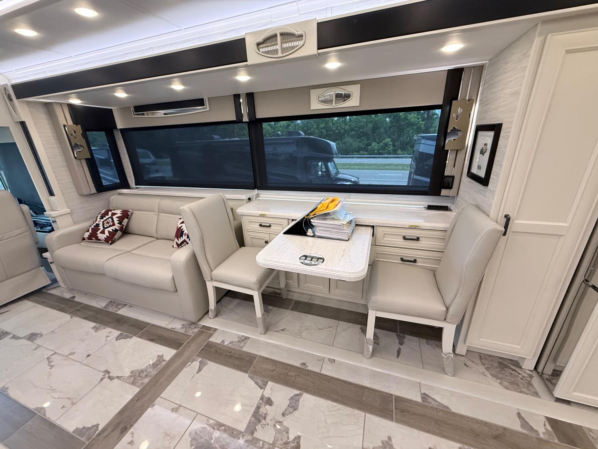 2026 TIFFIN MOTORHOMES 2026 TIFFIN MOTORHOMES Allegro Bus - thumbnail 19