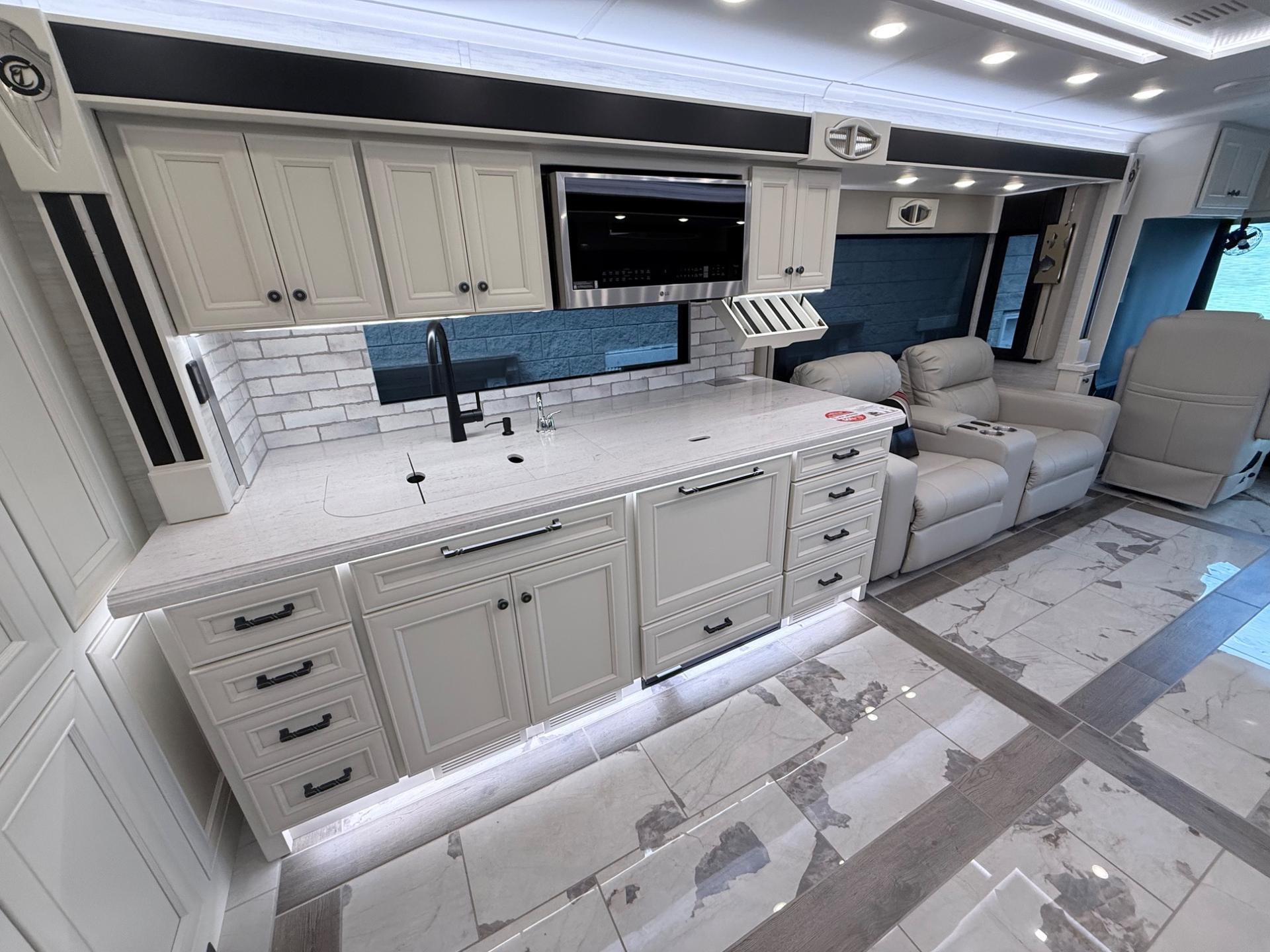 2026 TIFFIN MOTORHOMES 2026 TIFFIN MOTORHOMES Allegro Bus - thumbnail 23
