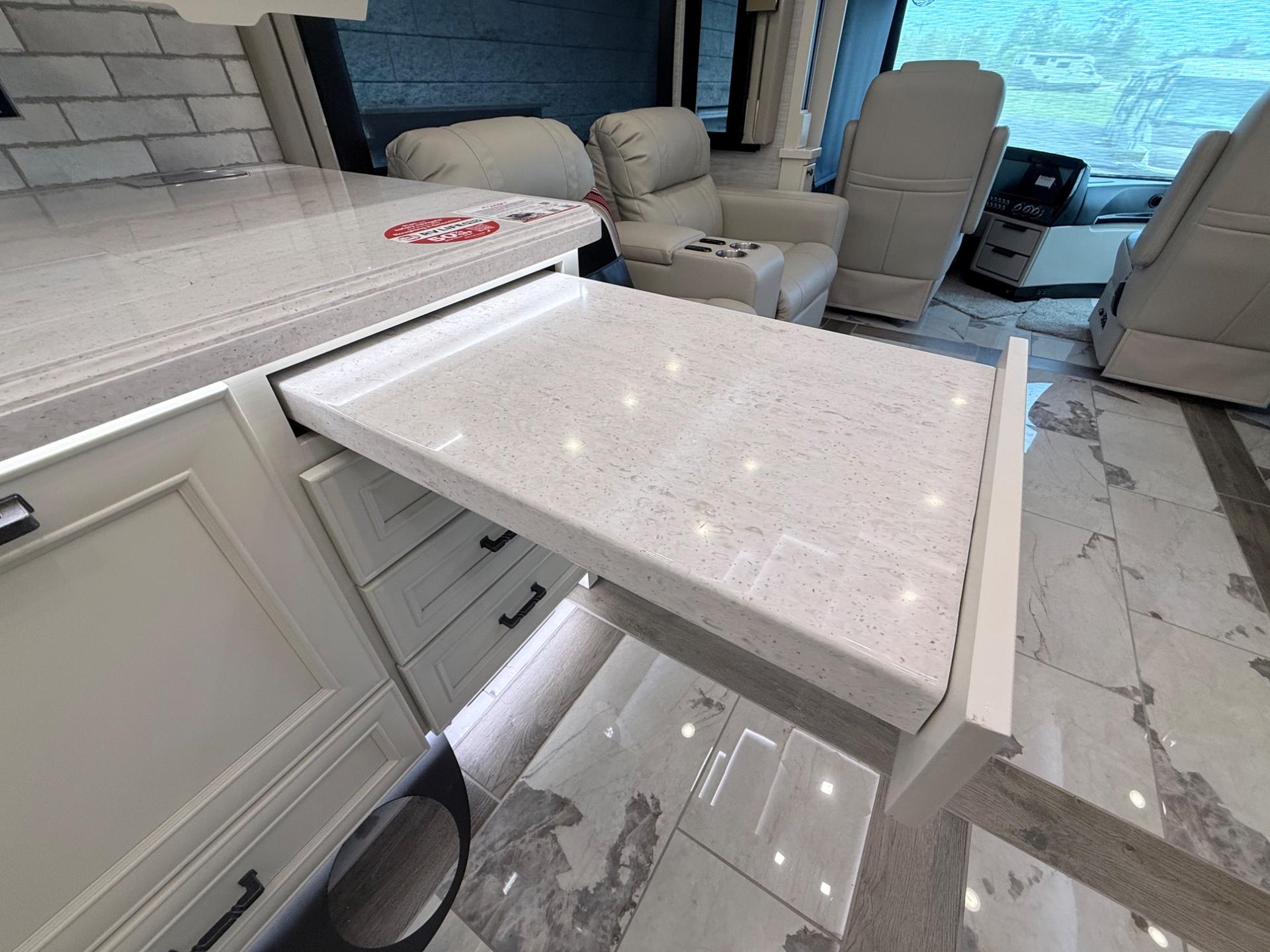 2026 TIFFIN MOTORHOMES 2026 TIFFIN MOTORHOMES Allegro Bus - thumbnail 26