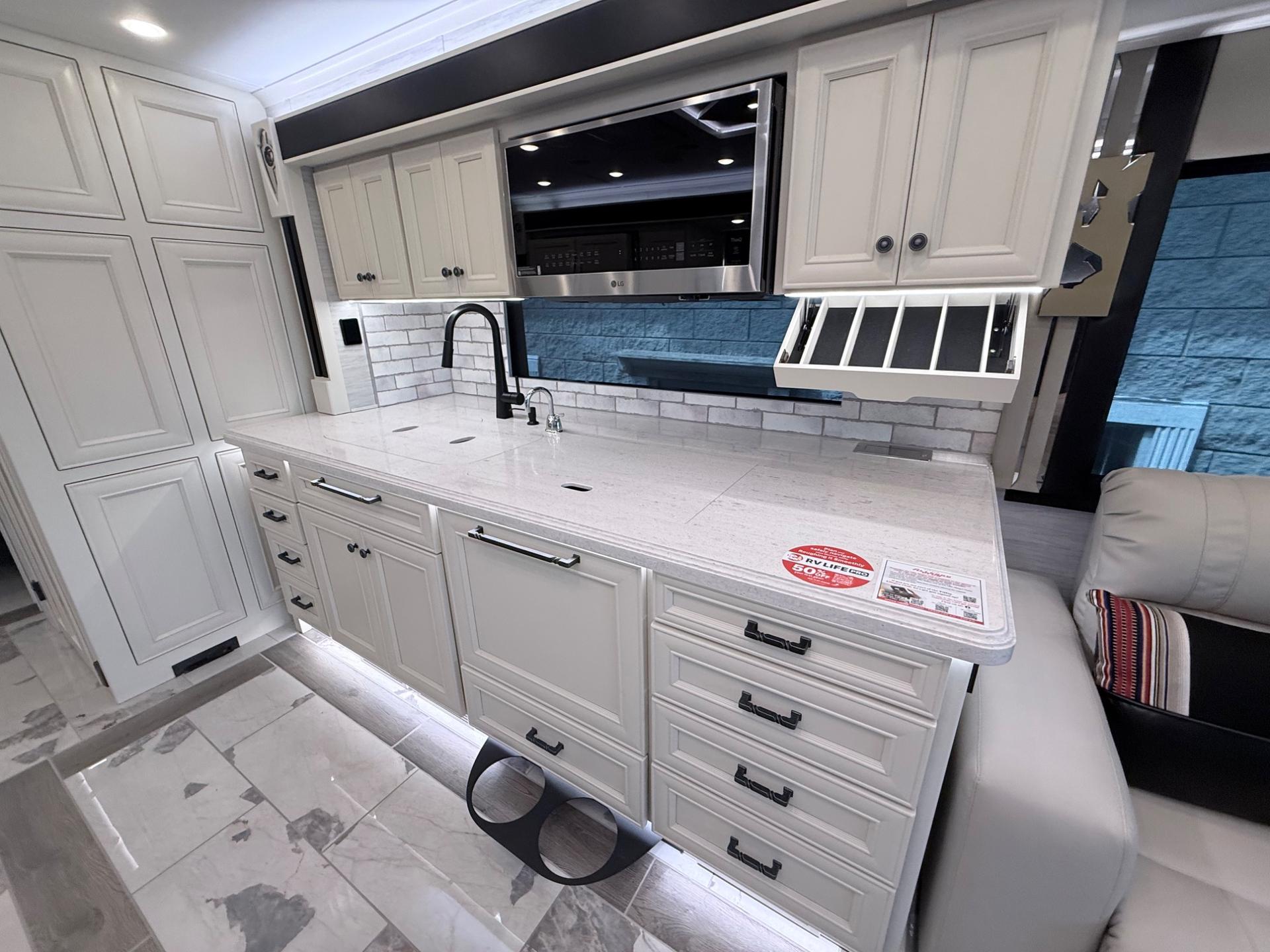 2026 TIFFIN MOTORHOMES 2026 TIFFIN MOTORHOMES Allegro Bus - thumbnail 28