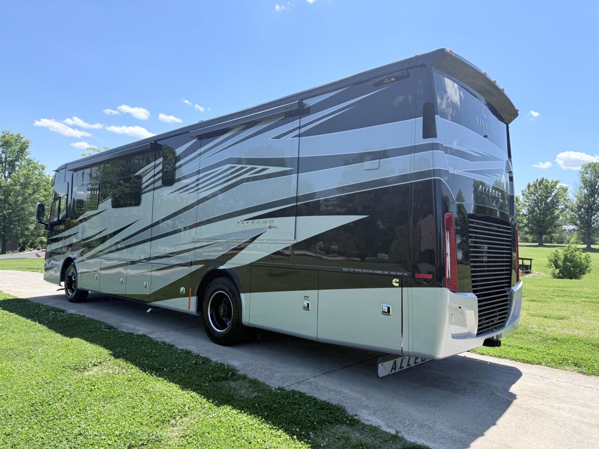 2026 Tiffin 2026 Tiffin Allegro Red - thumbnail 7