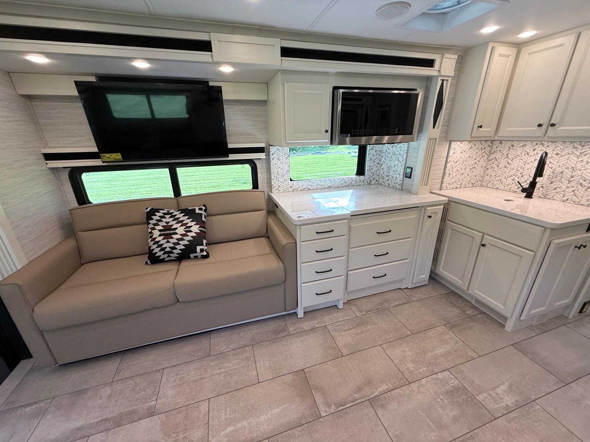 2026 Tiffin 2026 Tiffin Allegro Bay - thumbnail 19