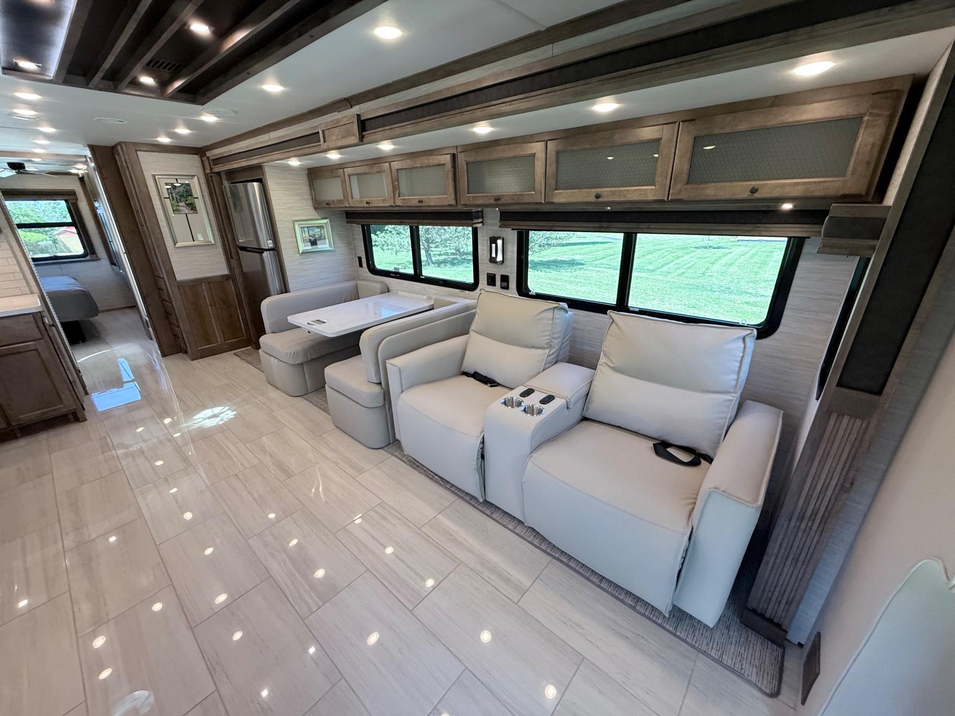 2026 Tiffin 2026 Tiffin Allegro Bay - thumbnail 14