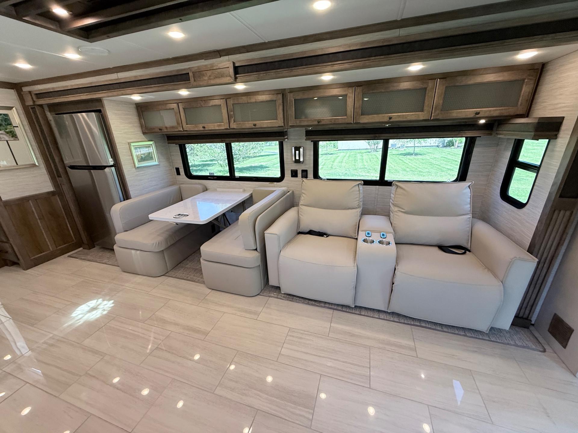 2026 Tiffin 2026 Tiffin Allegro Bay - thumbnail 16