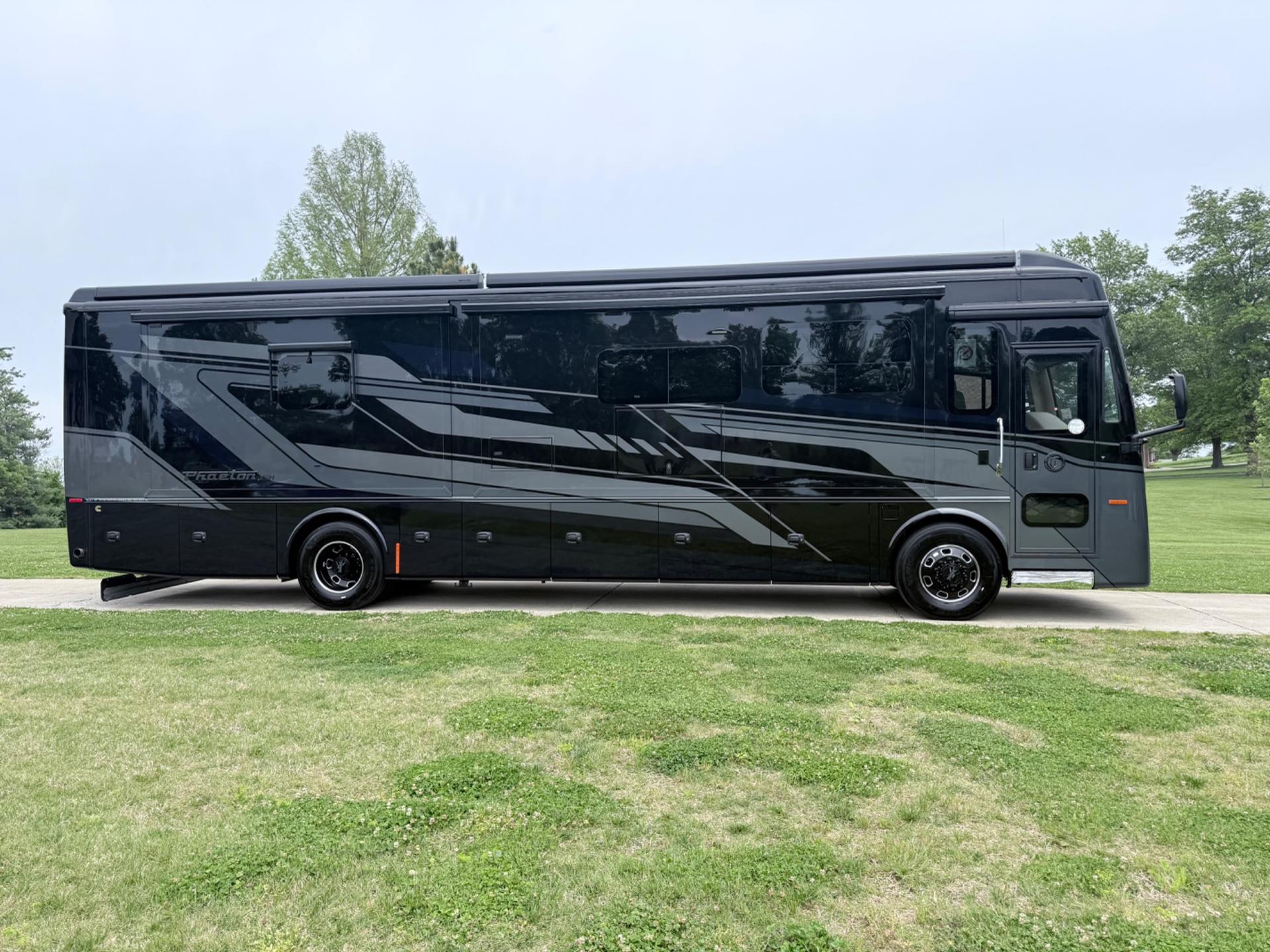 2026 TIFFIN MOTORHOMES 2026 TIFFIN MOTORHOMES PHAETON - thumbnail 3